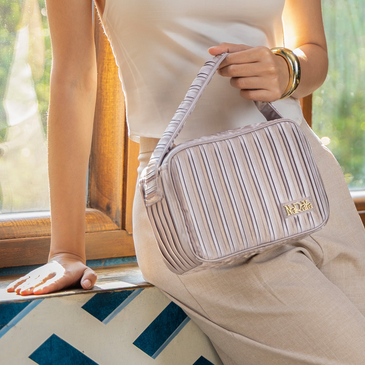 NaRaYa Lyra Essential Case - NaRaYa