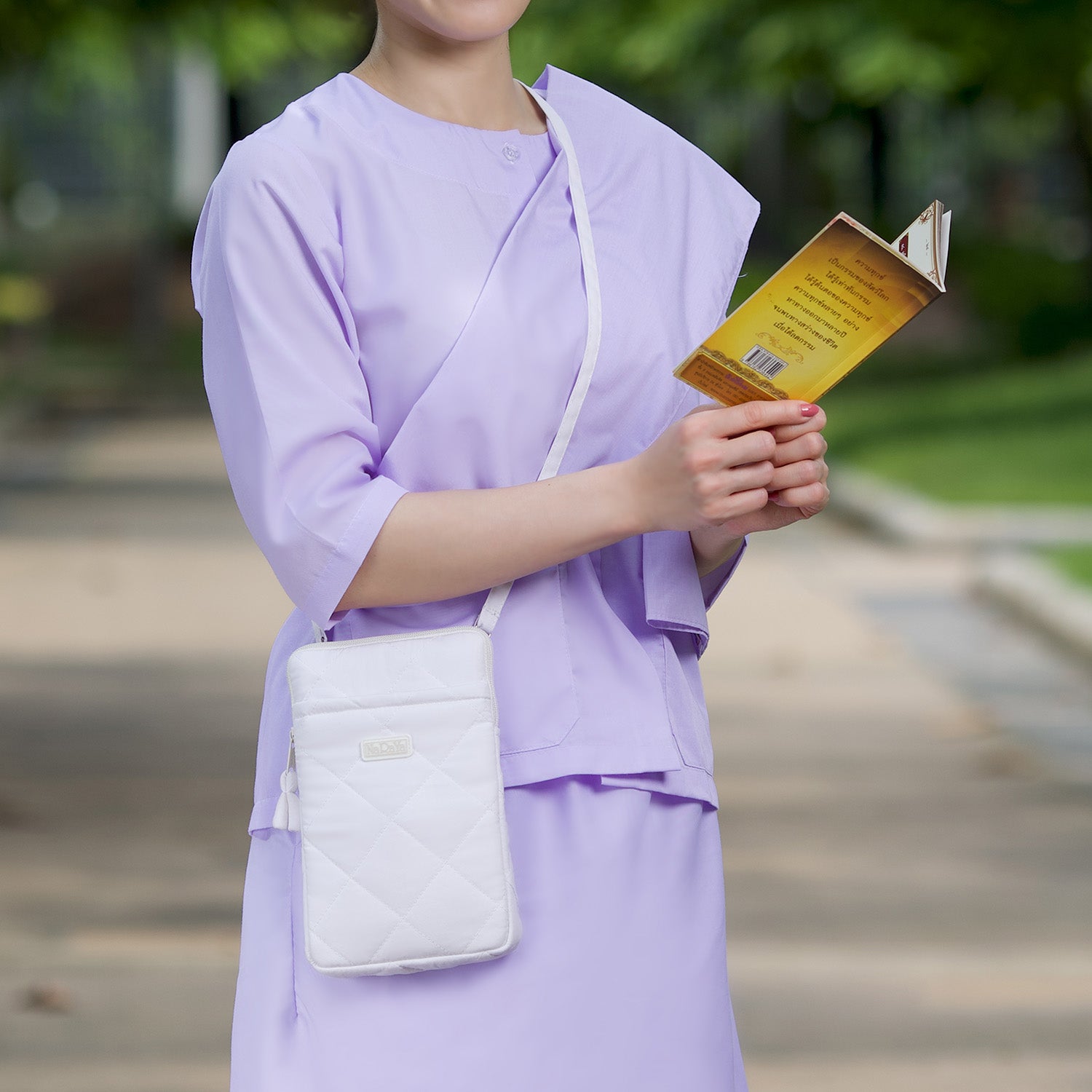 กระเป๋าสะพายข้าง Satu